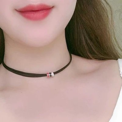 Black short circle necklace